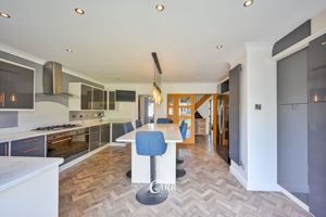 Kitchen-Diner- click for photo gallery